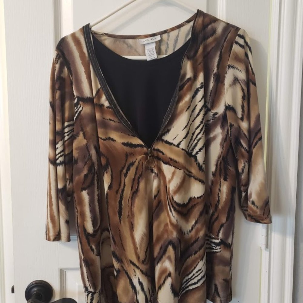 Avenue Animal Print Black Insert Zip Top
